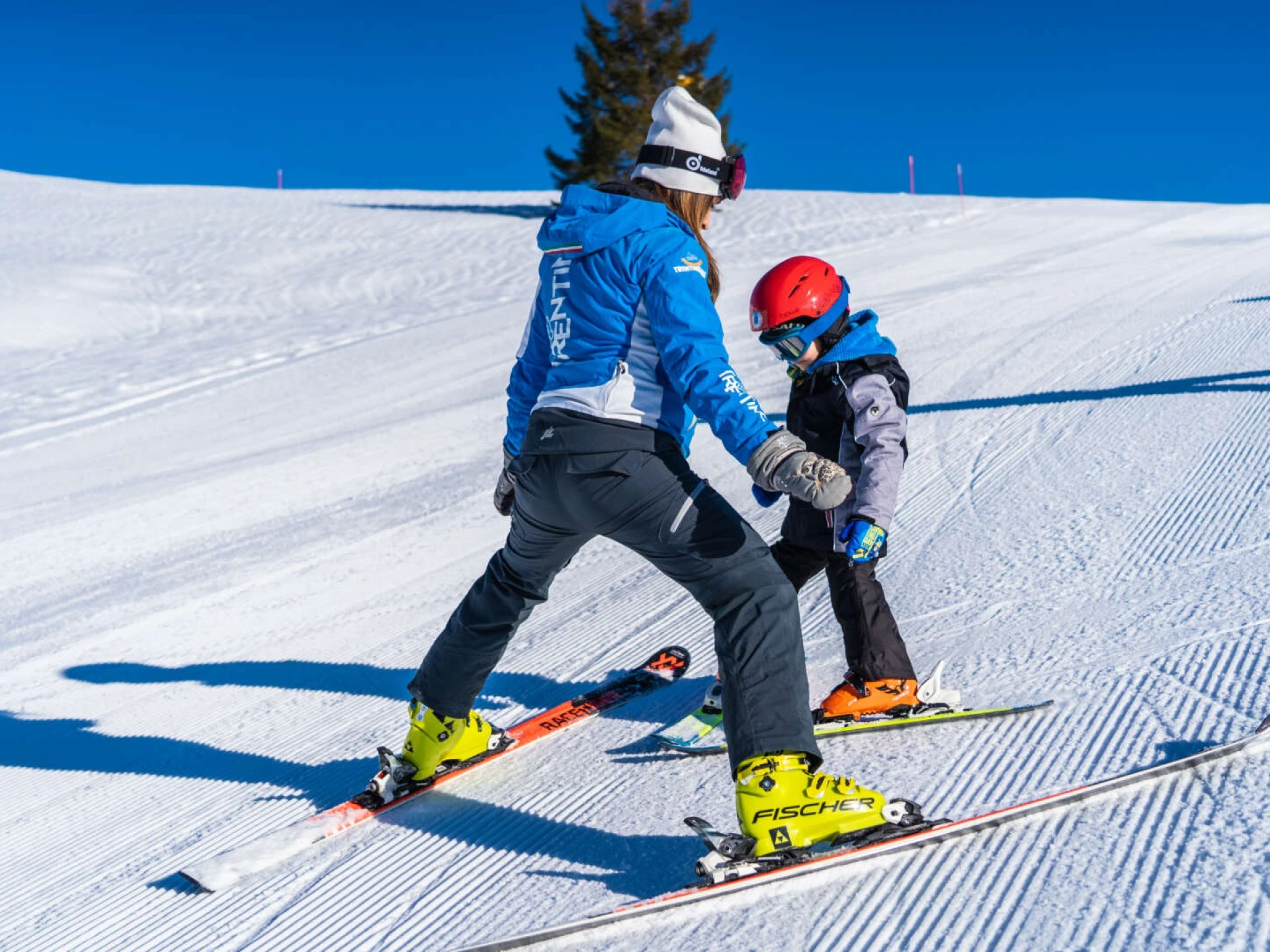 Skiing with an instructor_