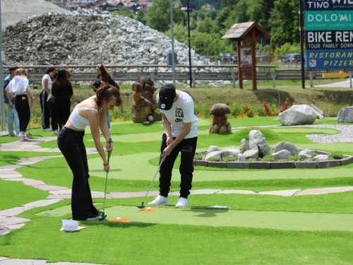 Minigolf and Padel for groups