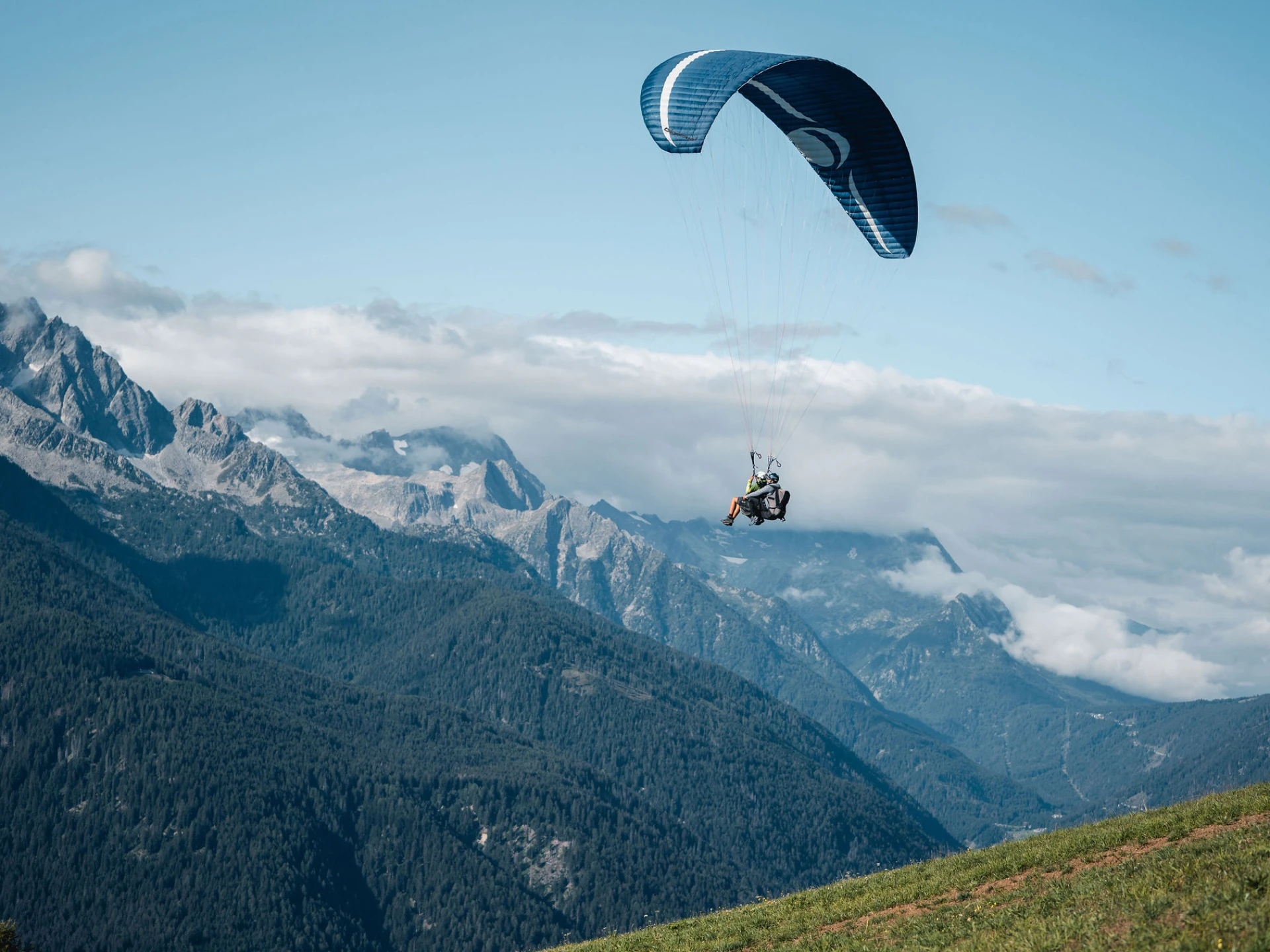 In Flight over Lake Garda: Paragliding on Lake Garda